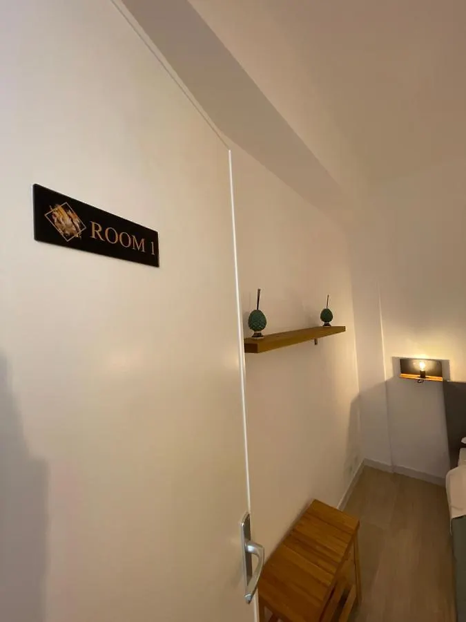 {Palazzo Fodale-5 Stelle} Apartment 70'S Rooms Trapani