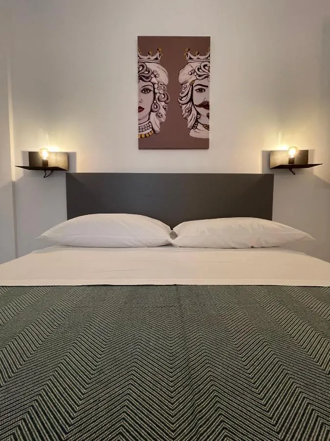 {Palazzo Fodale-5 Stelle} Apartment 70'S Rooms Trapani