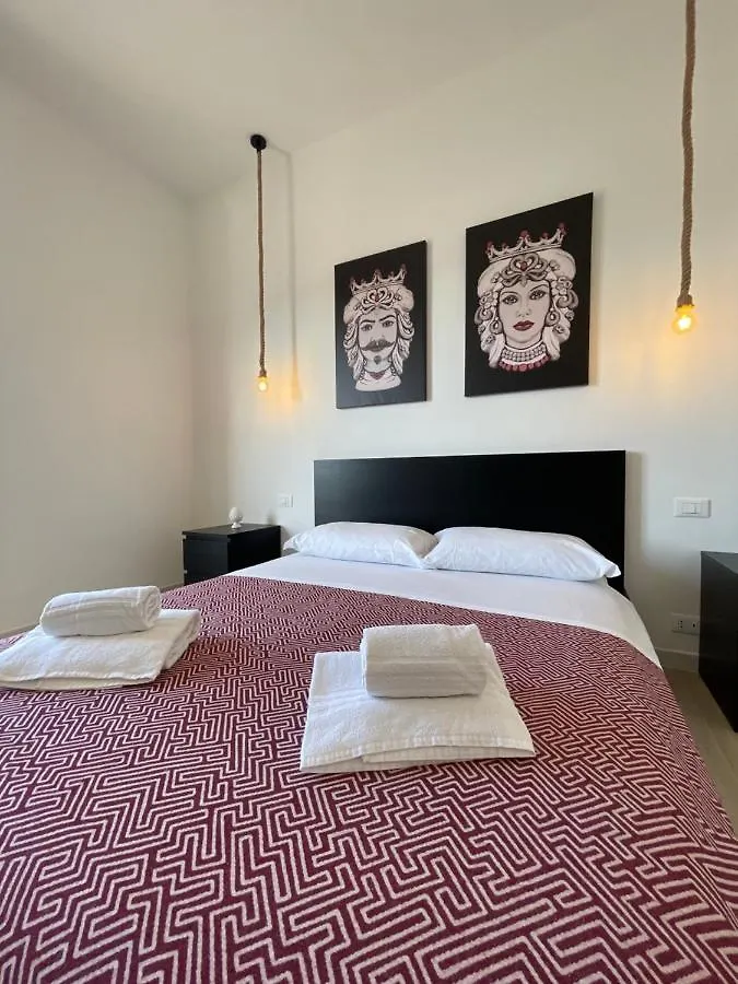 {Palazzo Fodale-5 Stelle} Apartment 70'S Rooms Trapani