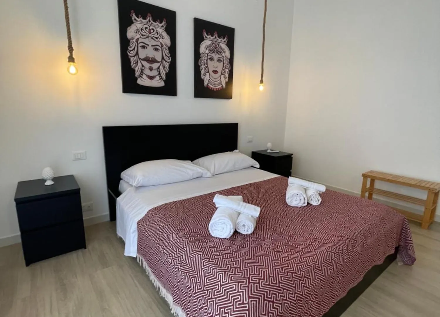 {Palazzo Fodale-5 Stelle} Apartment 70'S Rooms Trapani